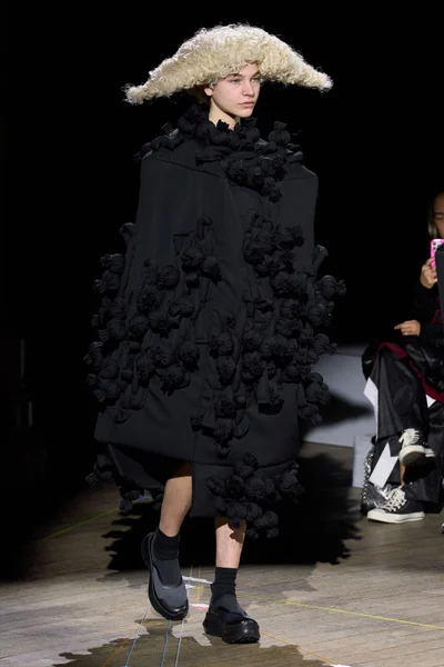 Look 10